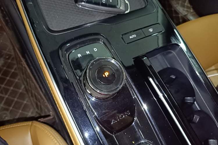 Used AION S 2022 Meizu 580 Pio Gear Lever