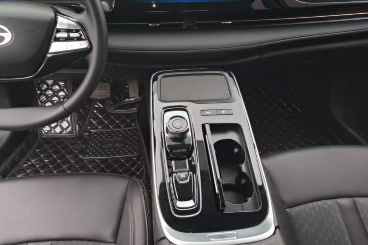 Used AION S 2022 Meizu 580 Gear Lever