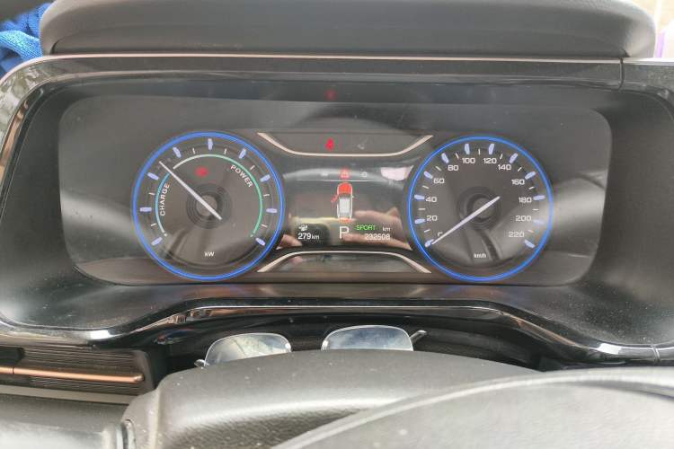 Used AION S 2022 Meizu 580 Pio Odometer Close Up