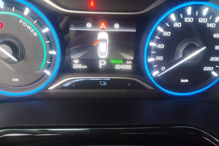 Used AION S 2022 Meizu 580 Odometer Close Up