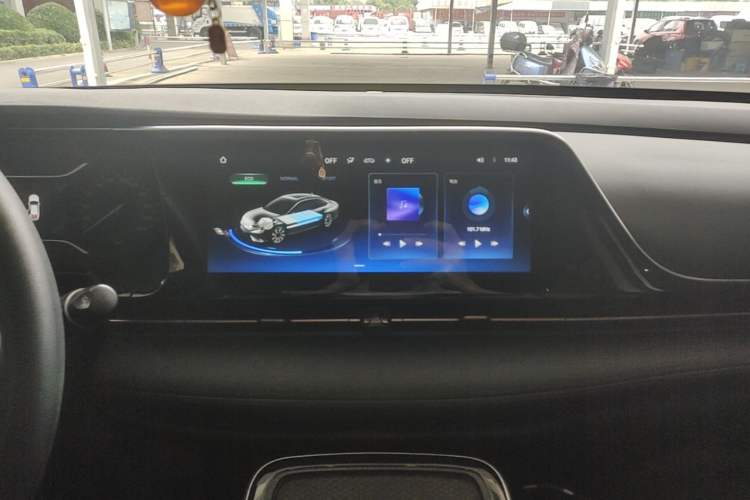 Used AION S 2022 Meizu 580 Pio Audio And AC Panel