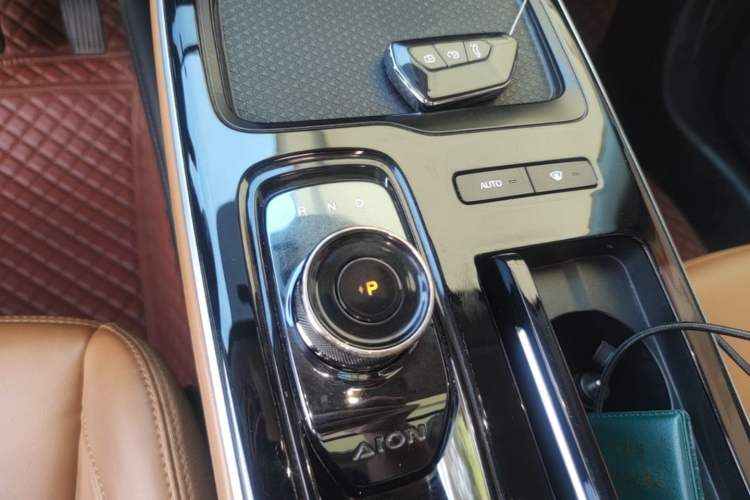 Used AION S 2022 Meizu 580 Gear Lever