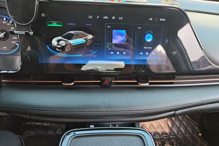 Used AION S 2022 Meizu 580 Pio Audio And AC Panel