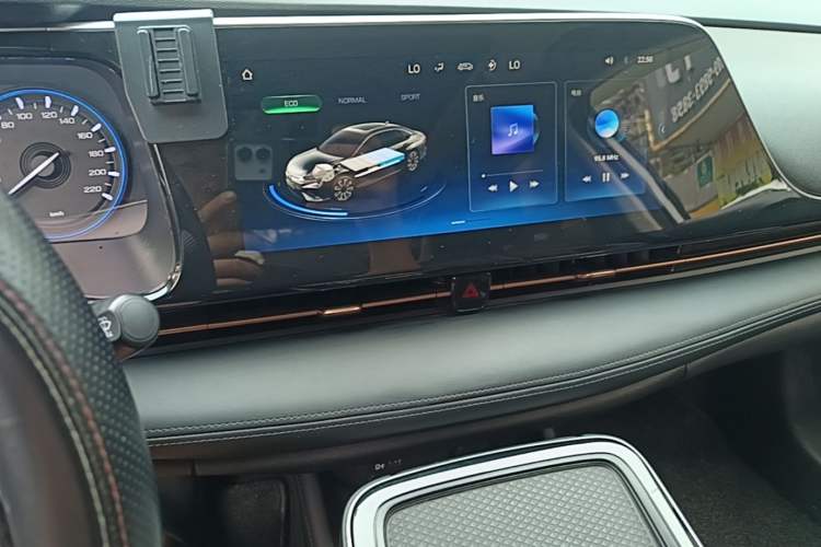 Used AION S 2022 Meizu 580 Pio Audio And AC Panel