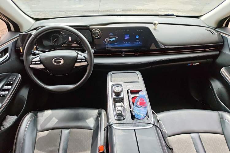 Used AION S 2022 Meizu 580 Pio Center Console