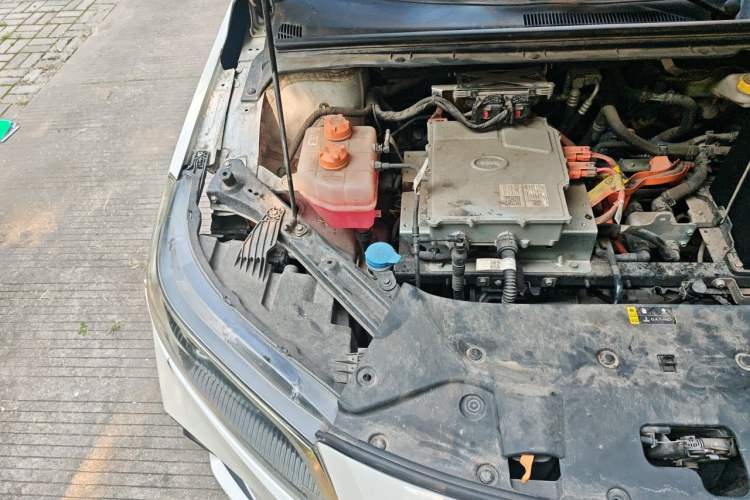 Used AION S 2022 Xuan 580 Pio 59.4 kWh Engine Bay Right