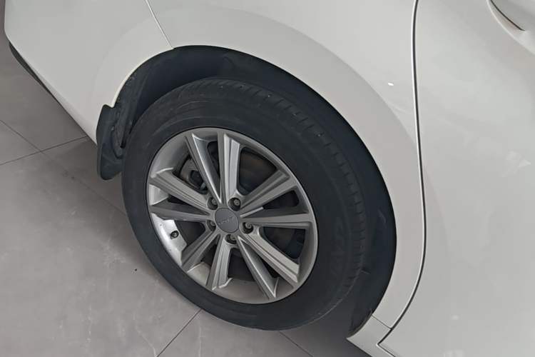 Used AION S 2022 Xuan 580 60kWh Exterior 5