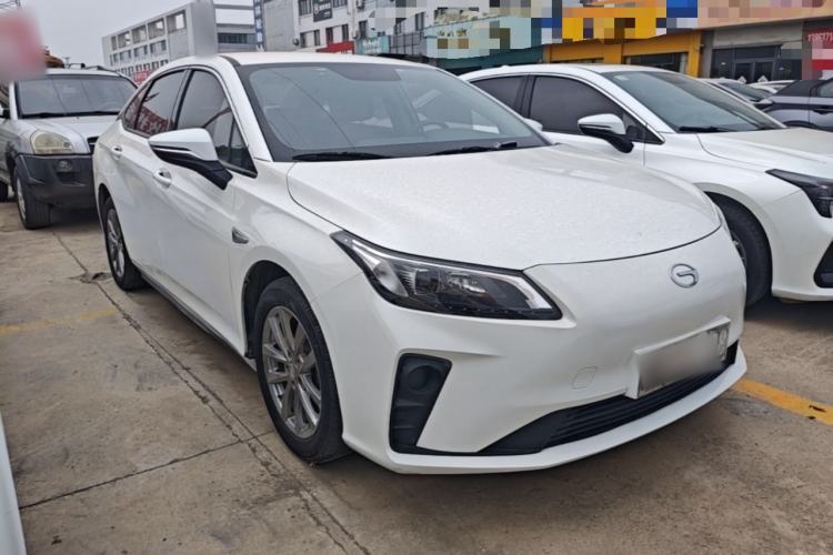 Used AION S 2022 Xuan 580 Pio 59.4 kWh Front Right 45 Deg
