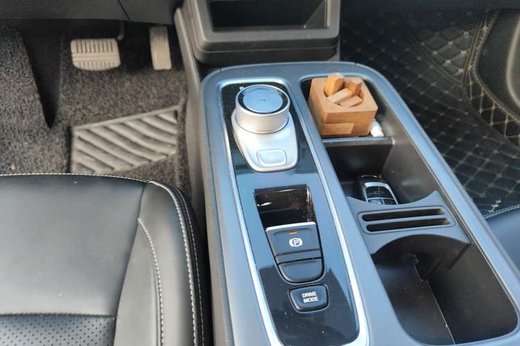 Used AION S 2022 Xuan 580 Pio 60kWh Gear Lever
