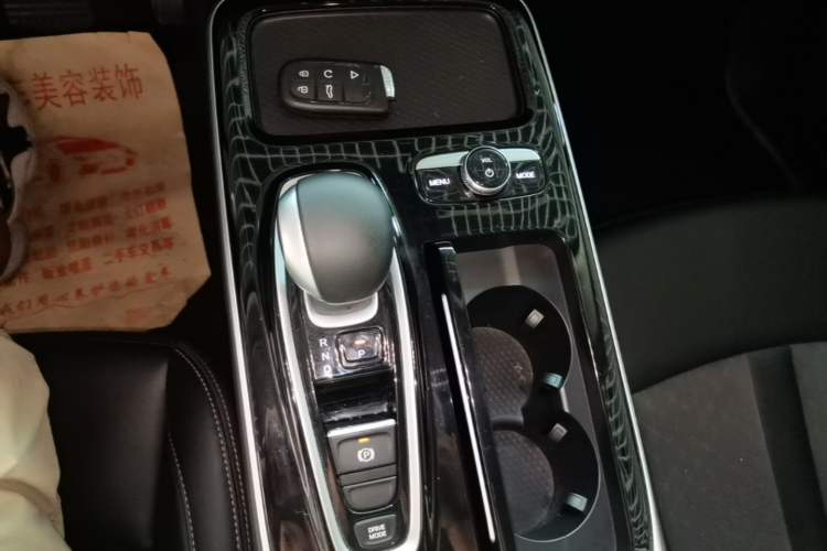 Used AION S 2022 Xuan 580 58.8 kWh ternary lithium Gear Lever