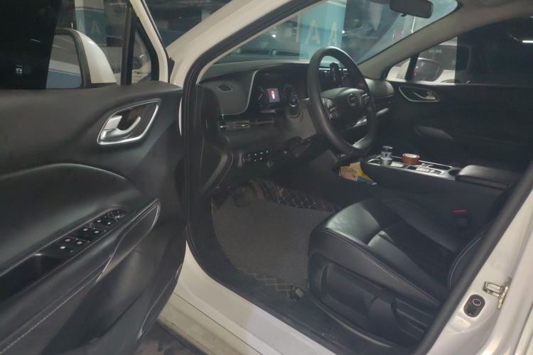 Used AION S 2022 Xuan 580 58.8 kWh ternary lithium Interior 3