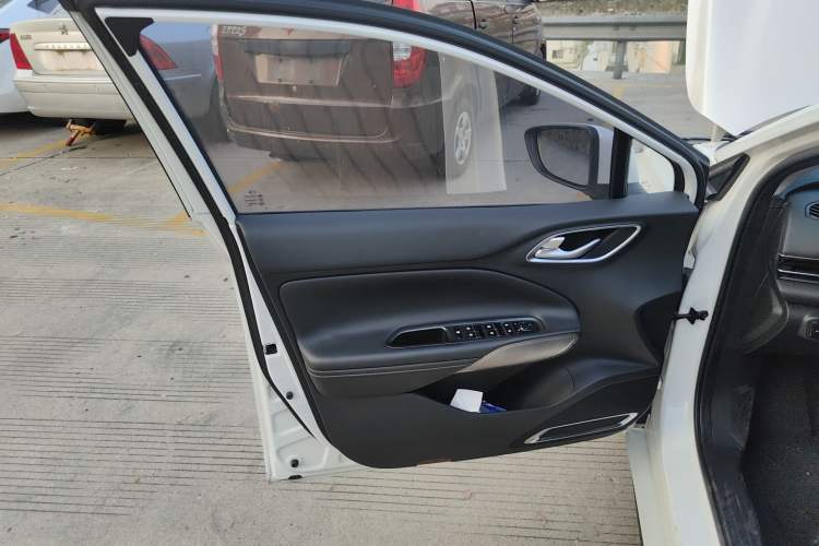 Used AION S 2022 Xuan 580 Pio 60kWh Left Front Door Interior