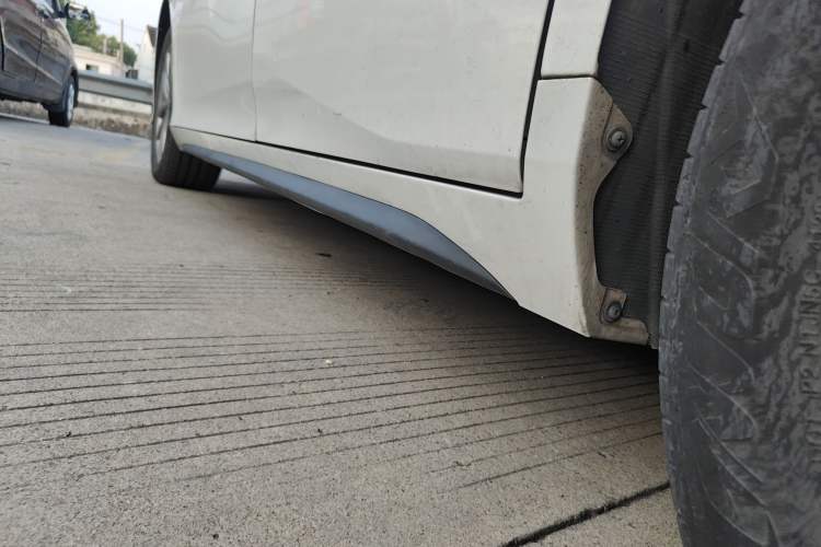 Used AION S 2022 Xuan 580 Pio 60kWh Left Side Sill
