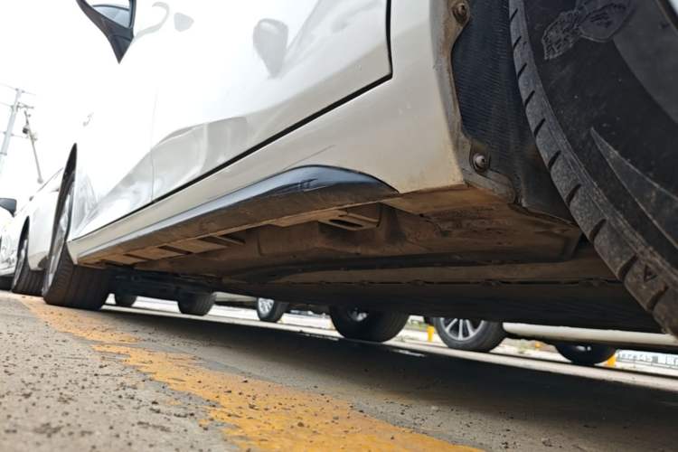 Used AION S 2022 Xuan 580 Pio 59.4 kWh Left Side Sill