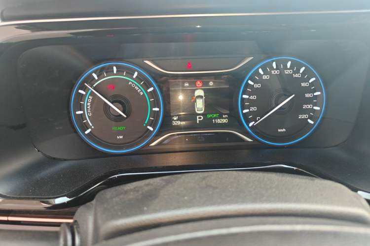 Used AION S 2022 Meizu 580 Odometer Close Up