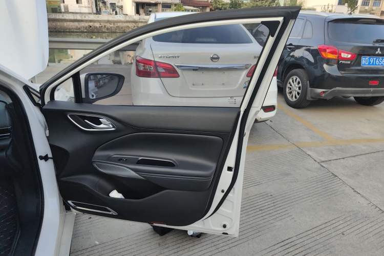 Used AION S 2022 Xuan 580 Pio 60kWh Right Front Door Interior