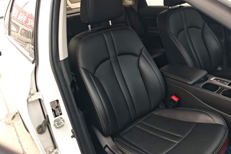 Used AION S 2022 Xuan 580 Pio 59.4 kWh Right Front Seat