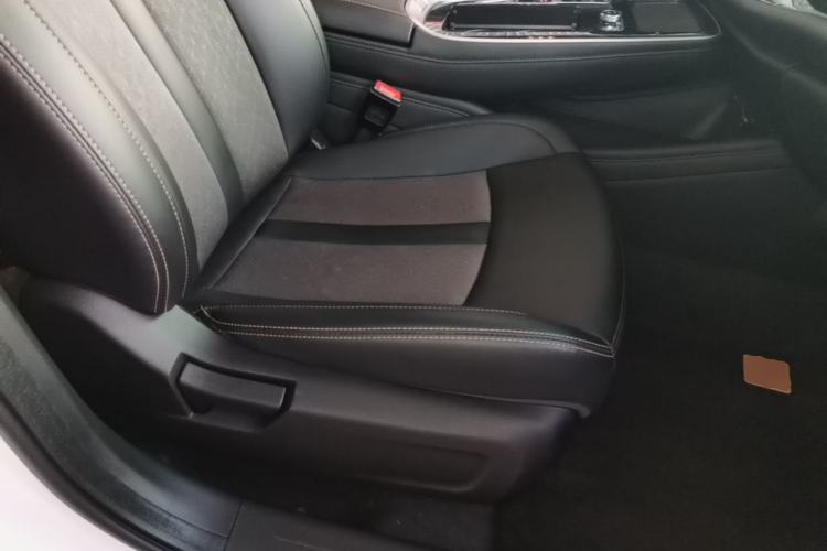 Used AION S 2022 Xuan 580 58.8 kWh ternary lithium Right Front Seat
