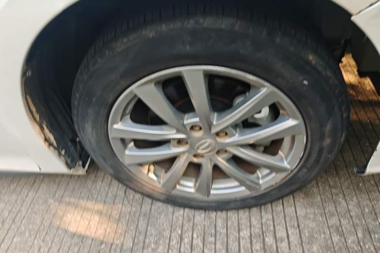 Used AION S 2022 Xuan 580 Pio 59.4 kWh Right Front Wheel Hub
