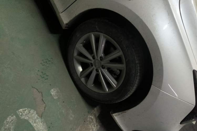 Used AION S 2022 Xuan 580 Pio 60kWh Right Front Wheel Hub