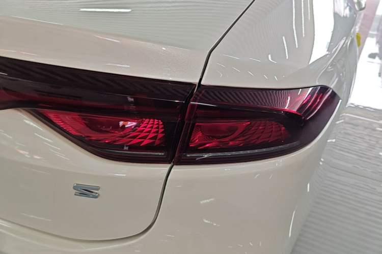 Used AION S 2022 Meizu 580 Right Rear Taillight