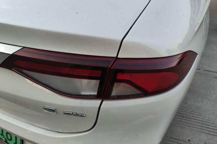 Used AION S 2022 Xuan 580 Pio 60kWh Right Rear Taillight