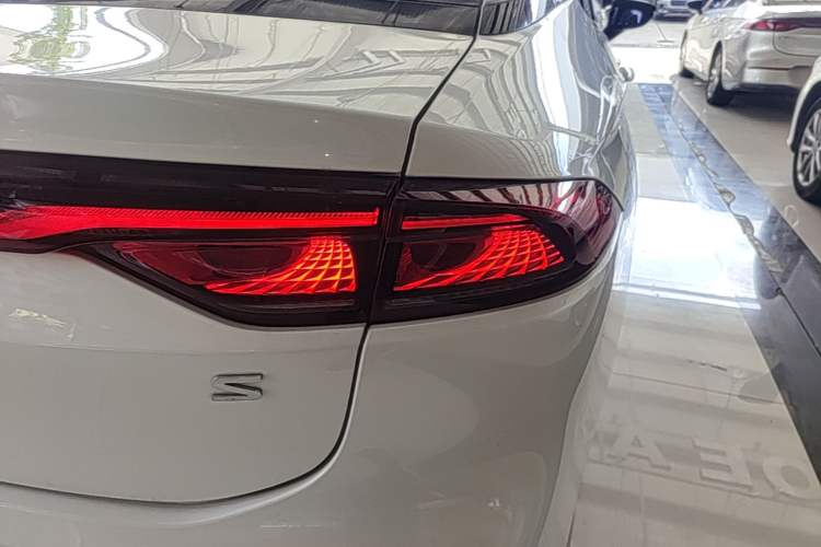 Used AION S 2022 Meizu 580 Right Rear Taillight