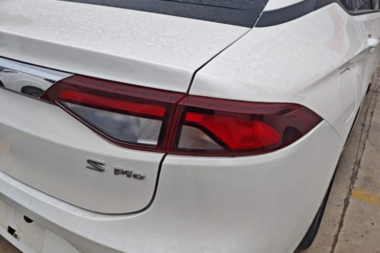 Used AION S 2022 Xuan 580 Pio 59.4 kWh Right Rear Taillight