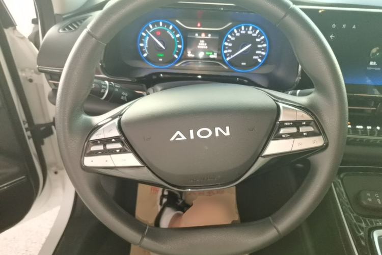Used AION S 2022 Xuan 580 58.8 kWh ternary lithium Steering Wheel