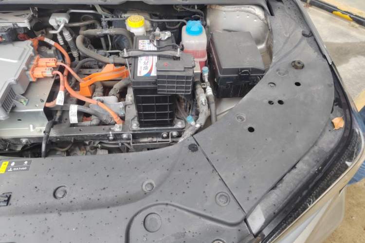 Used AION S 2023 Meizu 580 Lithium Iron Phosphate Engine Bay Left