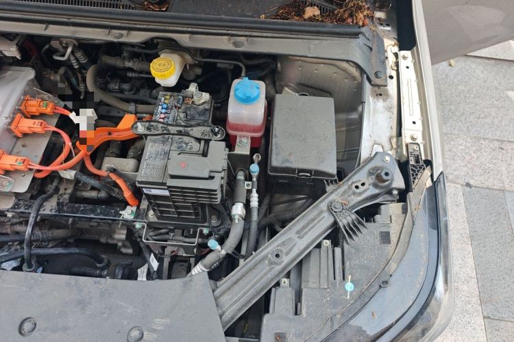 Used AION S 2023 Meizu 580 Lithium Iron Phosphate Engine Bay Left