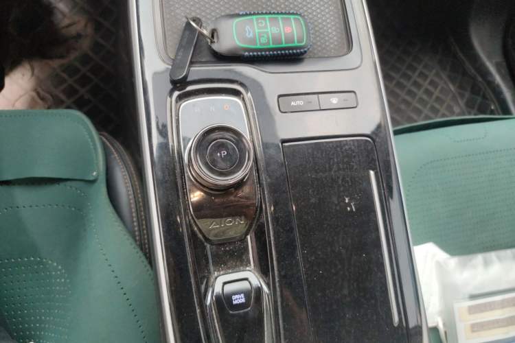 Used AION S 2023 Meizu 580 Lithium Iron Phosphate Gear Lever