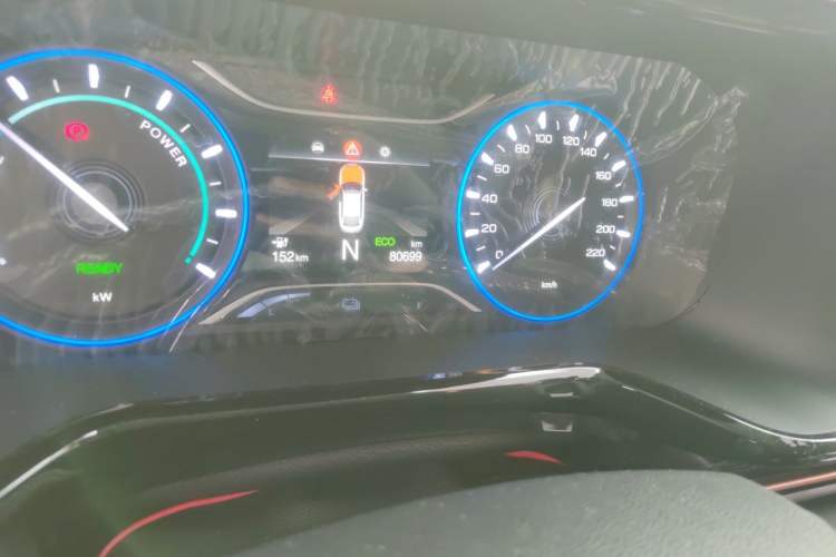 Used AION S 2023 Meizu 580 Lithium Iron Phosphate Odometer Close Up