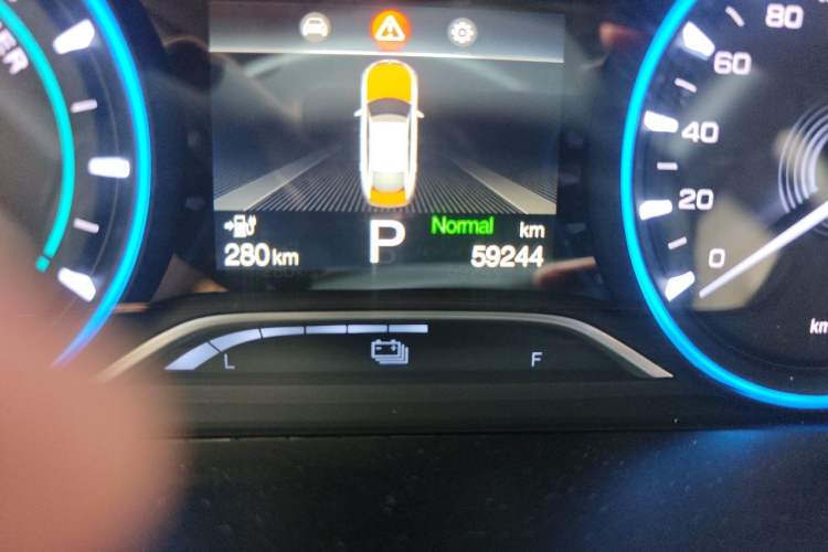 Used AION S 2023 Meizu 580 Lithium Iron Phosphate Odometer Close Up