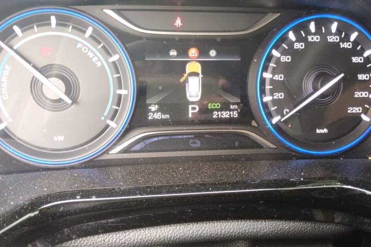 Used AION S 2023 Meizu 580 Lithium Iron Phosphate Odometer Close Up