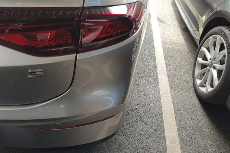 Used AION S 2023 Meizu 580 Lithium Iron Phosphate Right Rear Taillight