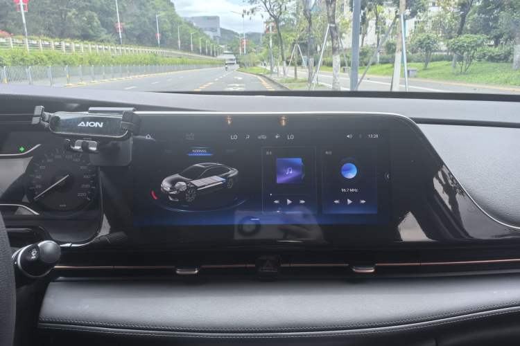 Used AION S 2023 Meizu 580 Lithium Iron Phosphate Audio And AC Panel