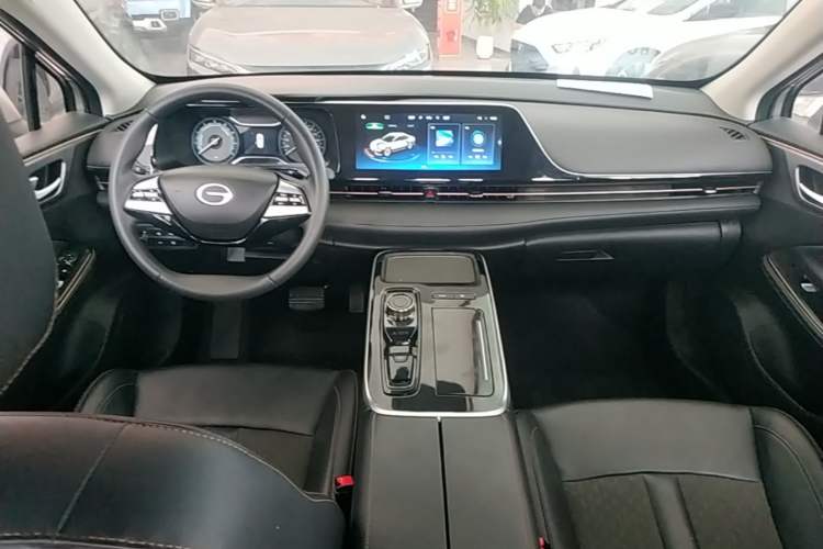 Used AION S 2023 Meizu 580 Lithium Iron Phosphate Center Console