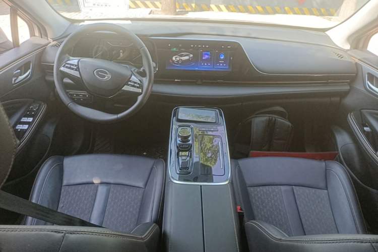 Used AION S 2023 Meizu 580 Lithium Iron Phosphate Center Console