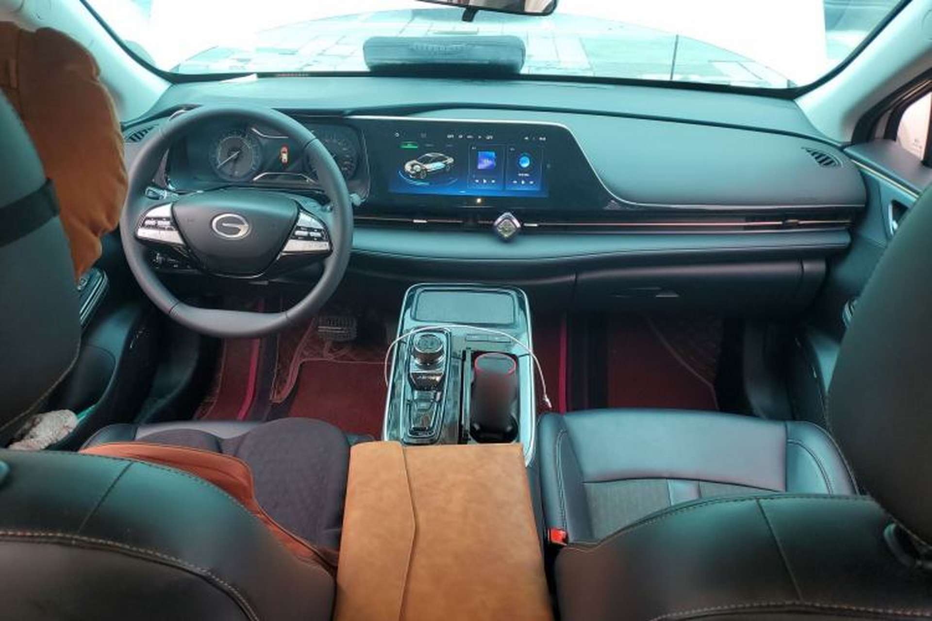 Used AION S 2023 Meizu 580 Lithium Iron Phosphate Center Console