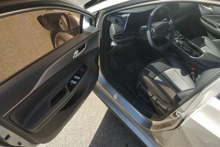 Used AION S 2023 Meizu 580 Lithium Iron Phosphate Driver Seat
