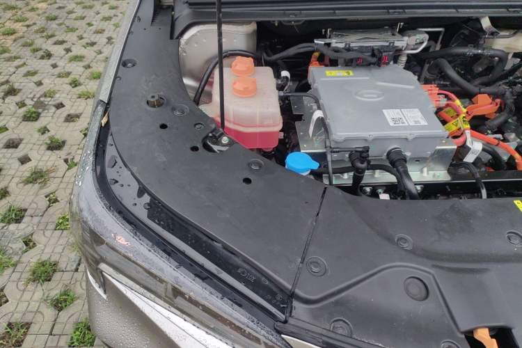 Used AION S 2023 Meizu 580 Lithium Iron Phosphate Engine Bay Right