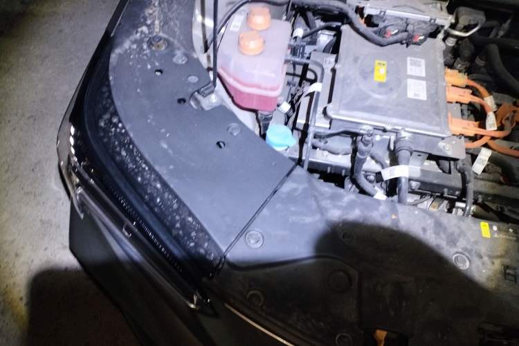 Used AION S 2023 Meizu 580 Lithium Iron Phosphate Engine Bay Right