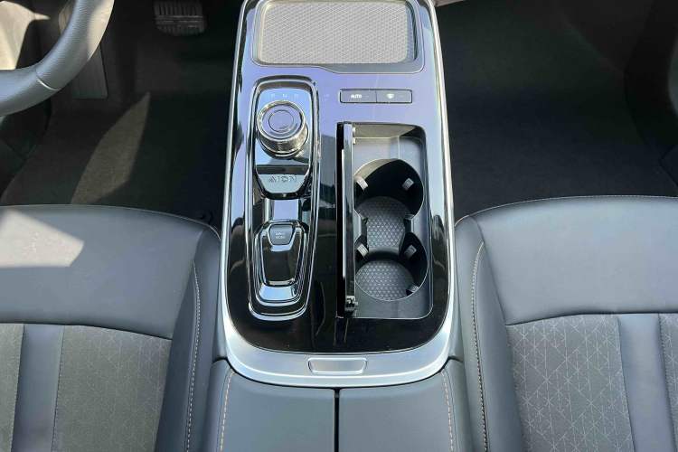 Used AION S 2023 Meizu 580 Lithium Iron Phosphate Gear Lever
