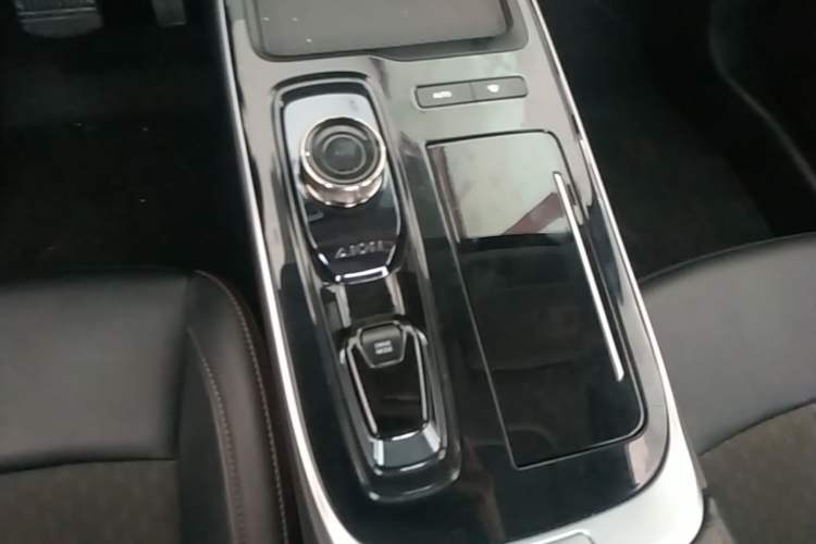 Used AION S 2023 Meizu 580 Lithium Iron Phosphate Gear Lever