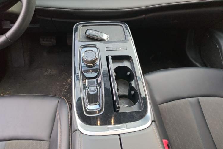 Used AION S 2023 Meizu 580 Lithium Iron Phosphate Gear Lever