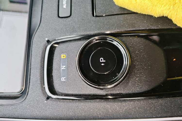 Used AION S 2023 Meizu 580 Lithium Iron Phosphate Gear Lever