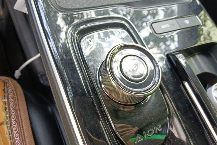Used AION S 2023 Meizu 580 Lithium Iron Phosphate Gear Lever