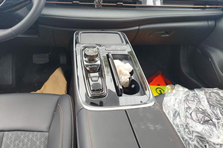 Used AION S 2023 Meizu 580 Lithium Iron Phosphate Gear Lever