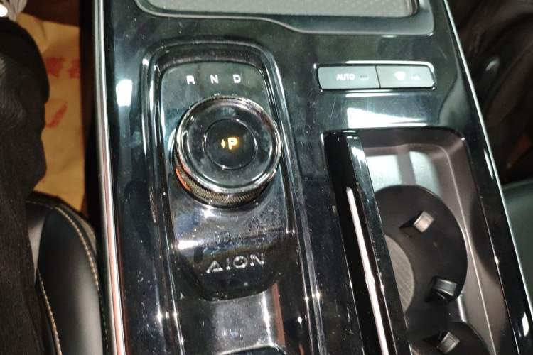 Used AION S 2023 Meizu 580 Lithium Iron Phosphate Gear Lever